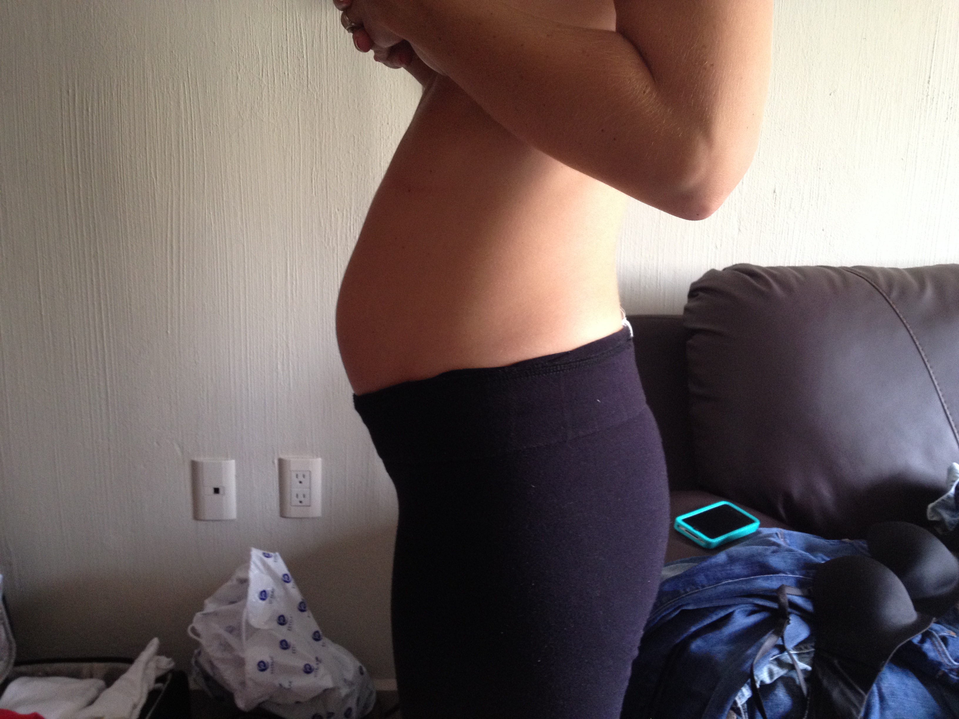 Живот на 12-13 неделе беременности