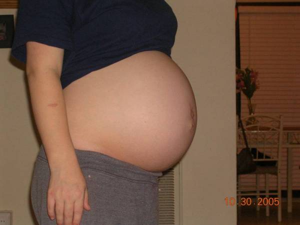 Каменеет живот на 37 неделе. Живот на 36 неделе беременности. Живот на 35 неделе беременности. Беременный живот 36 недель.