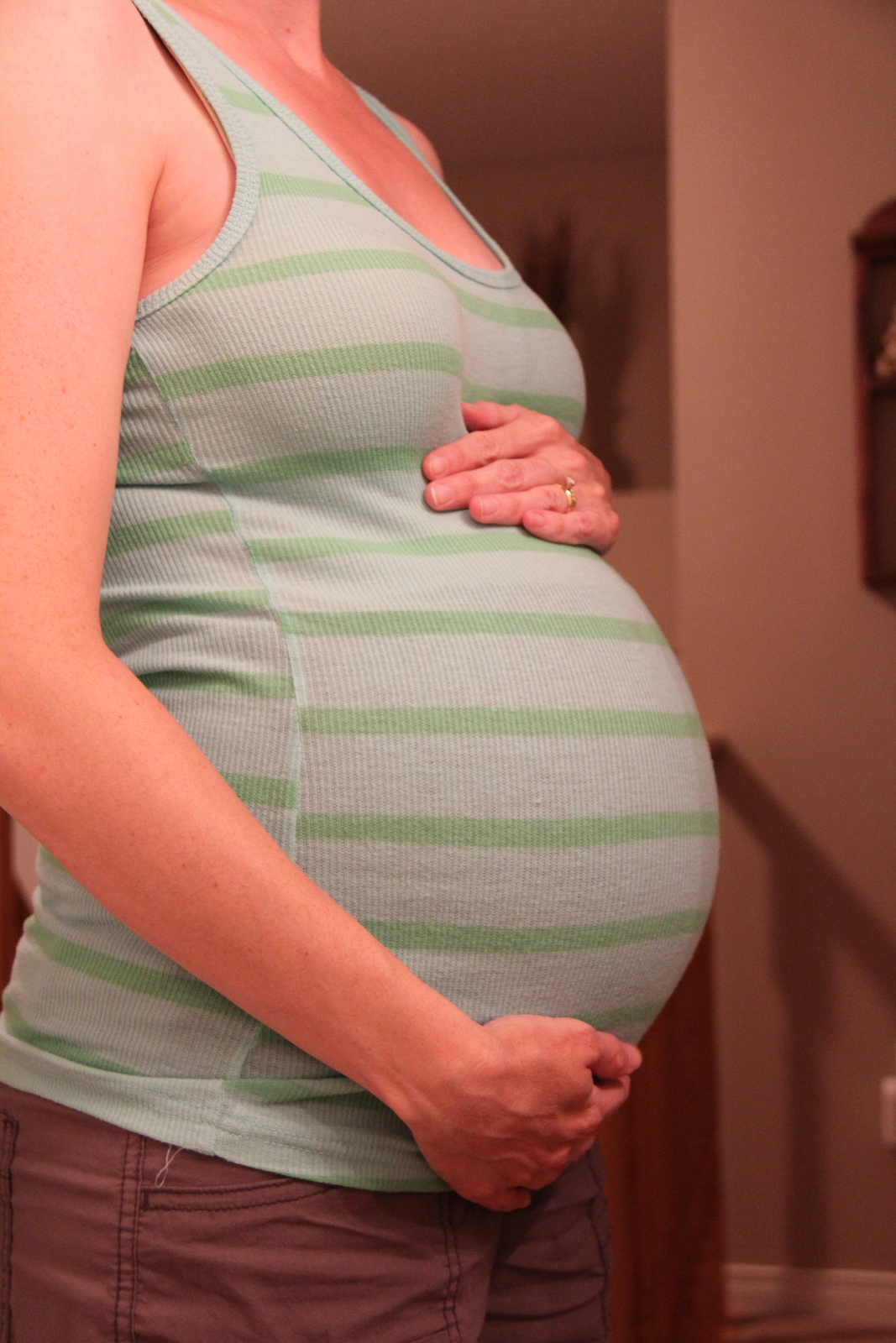 Боли животе при беременности 30 недель. Живот у беременных в 30 недель. 30 Недель беременности дивоты.