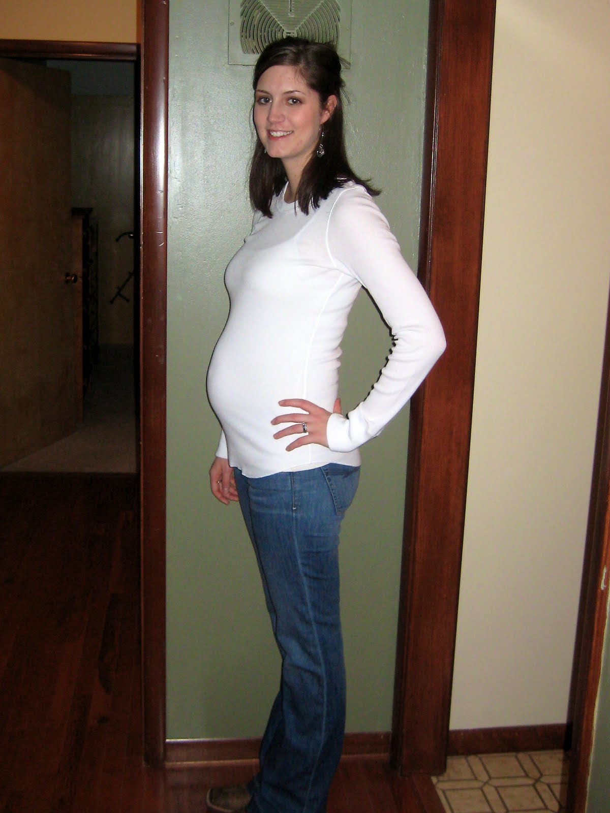 Живот на 4 месяце беременности